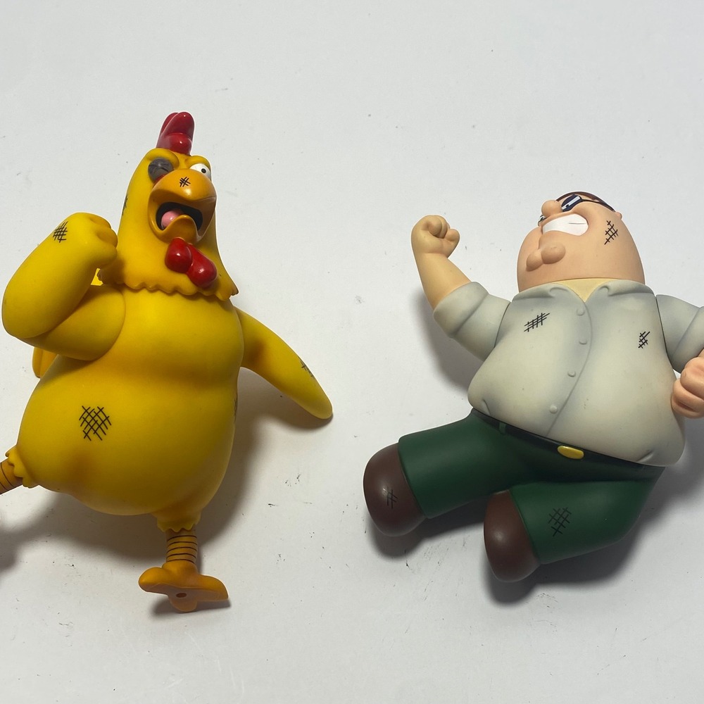 Mezco Family Guy Peter Griffin vs Giant Chicken Action Figure Set 2005
